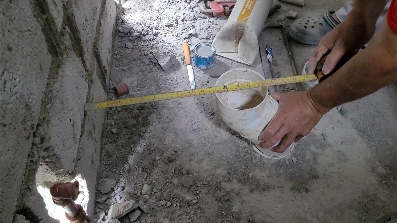 Practica solucion cuando la tuberia de tu baño esta mal instalada. 🌞🏨