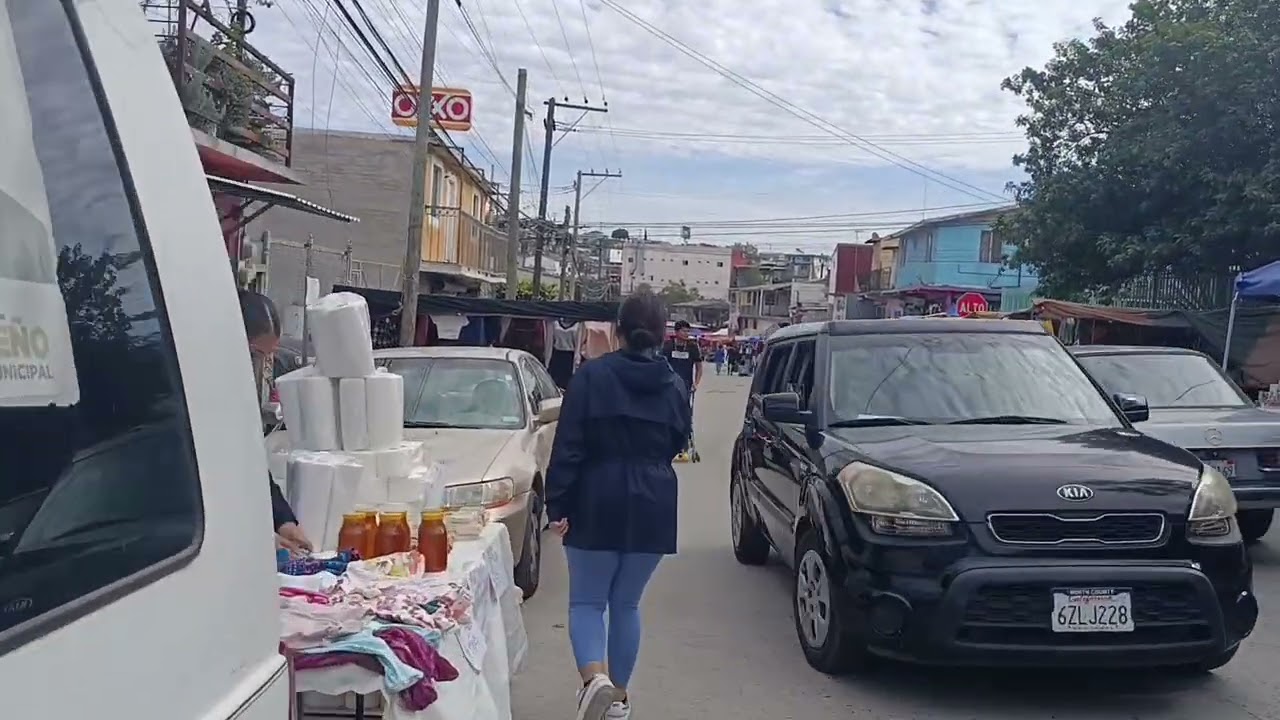 @ lo que uno encuentra.en un tianguis o sobre ruedas en Tijuana 