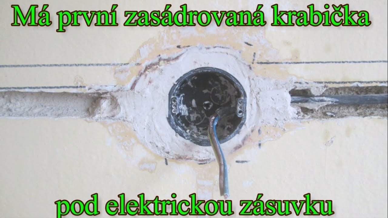 Má první zasádrovaná krabička pod elektrickou zásuvku