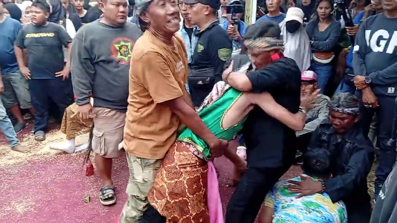 Mendem 3 👹 Ebeg Turun Mekar Sari#ebegcilacap #janturan 