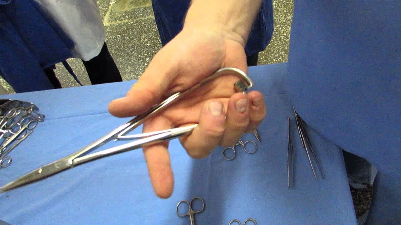 Instrumentos de Síntese- Mesa Cirúrgica- 3 quadrante- Técn Cirúrgica- Univ Mogi das Cruzes