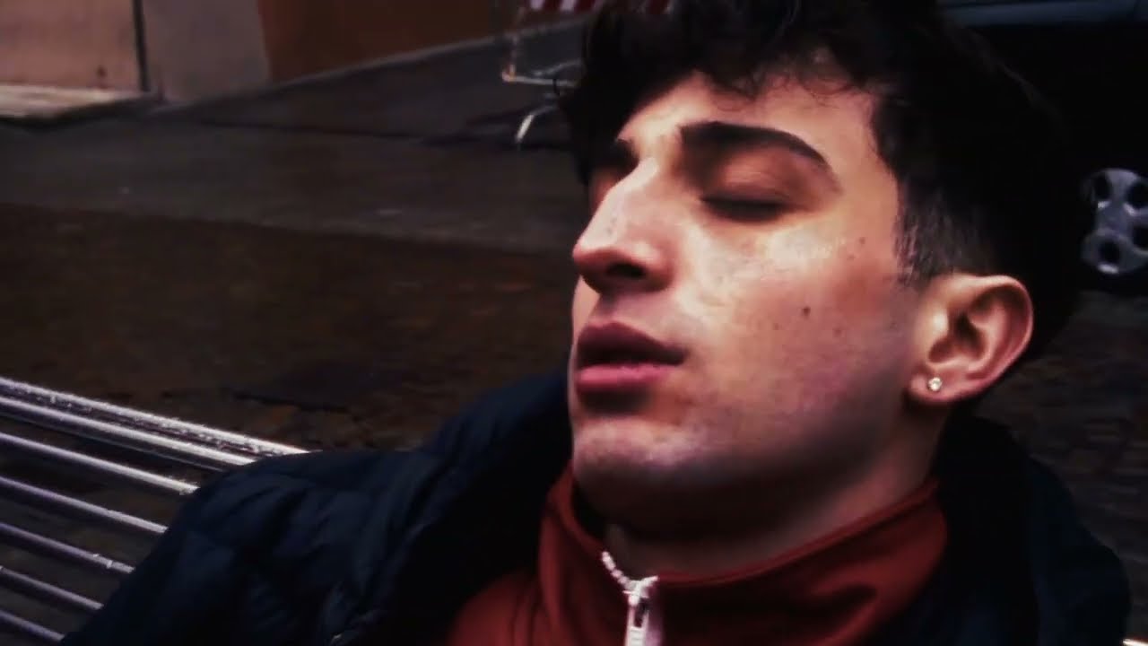 GYNOZ - UBRIACO IN PIAZZA (Prod. GYNOZ)