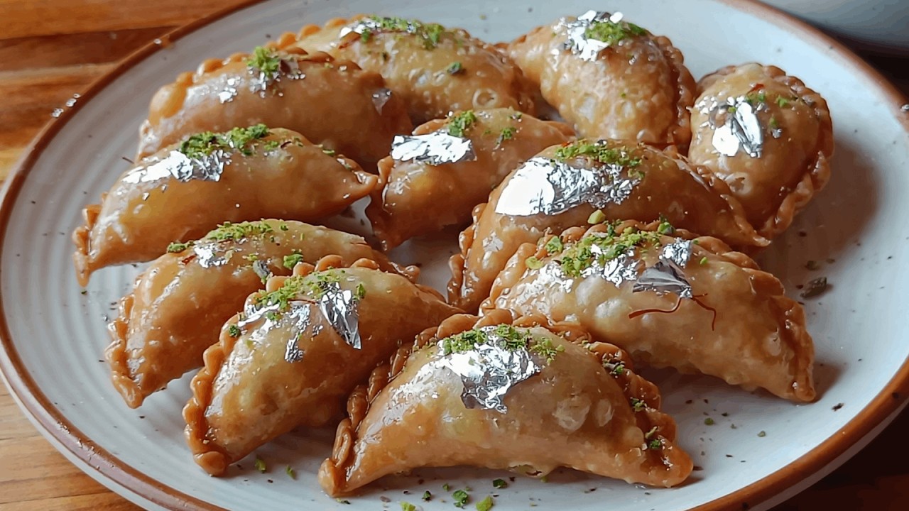 Holi Special Mawa Chashni Gujiya Recipe |Melt-in-the-Mouth Holi Special Gujiya| Homemade Holi Mithai