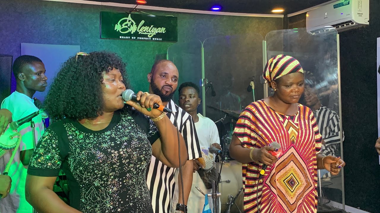 HIYAH SHALLEY IN FEMI ENIOLA DAVIES ONLINE PRAISE WITH YEYEORIN FUNMI OMODAFIDI