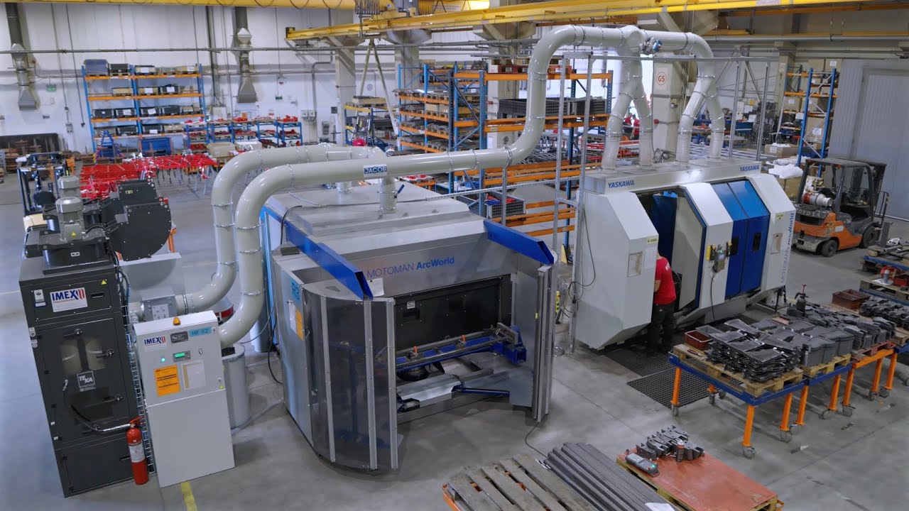 Yaskawa ArcWorld compact arc welding robot cells at Güttler kft.