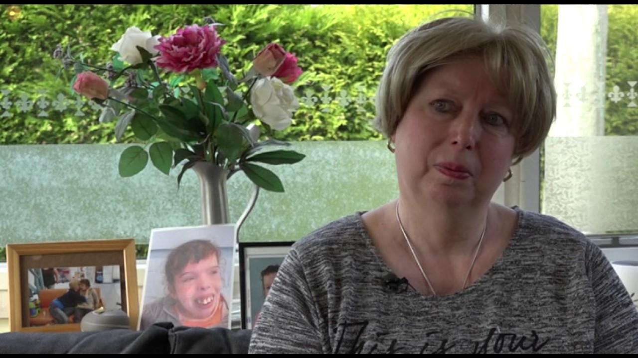 Moeder zwaar gehandicapte Mandy Drent: "Ze hebben haar afgenomen van me"