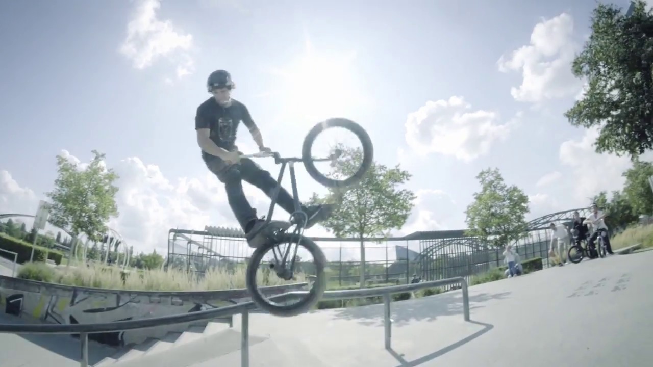 BMX RIDING IN FRANKFURT| Hafenpark & Street