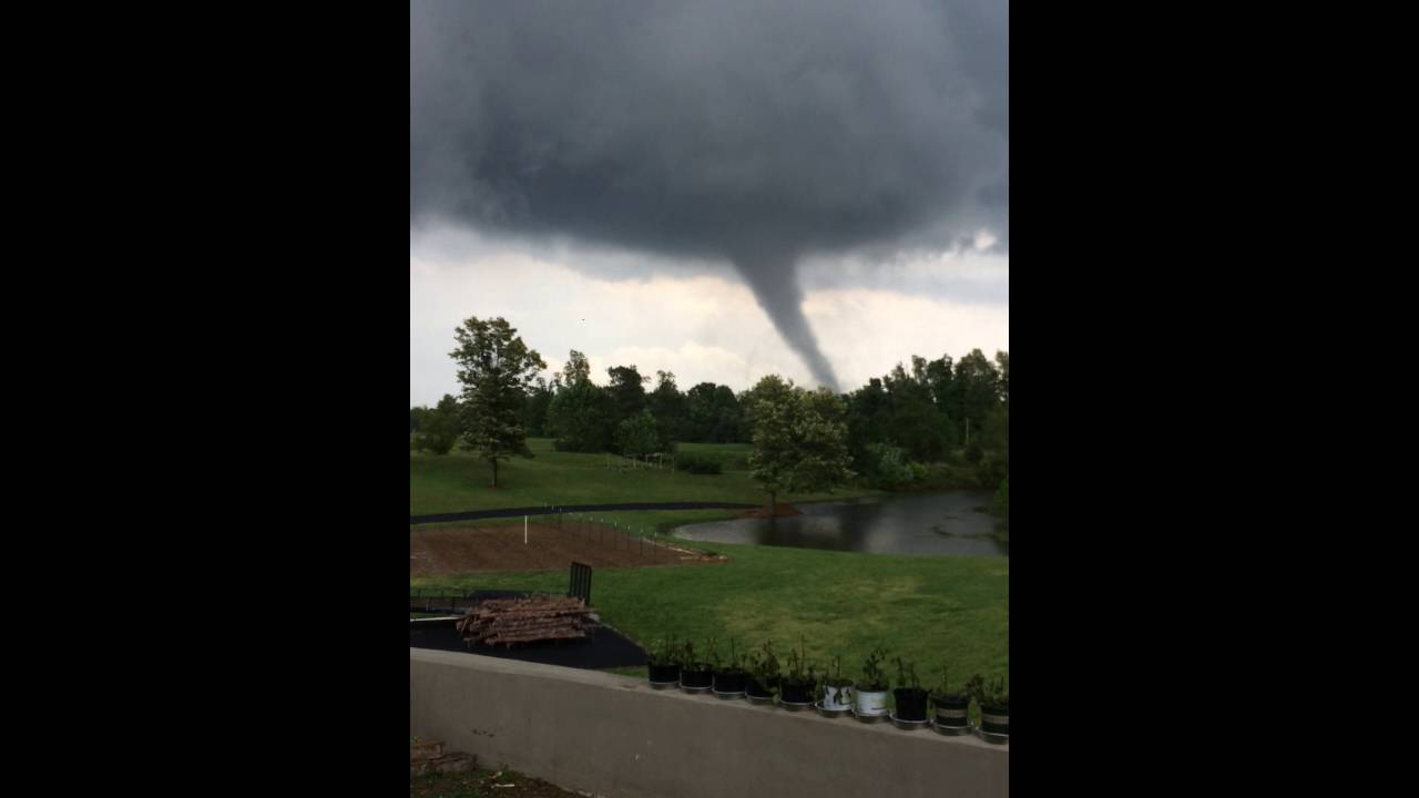 Video of Mayfield, KY tornado on May 10, 2016