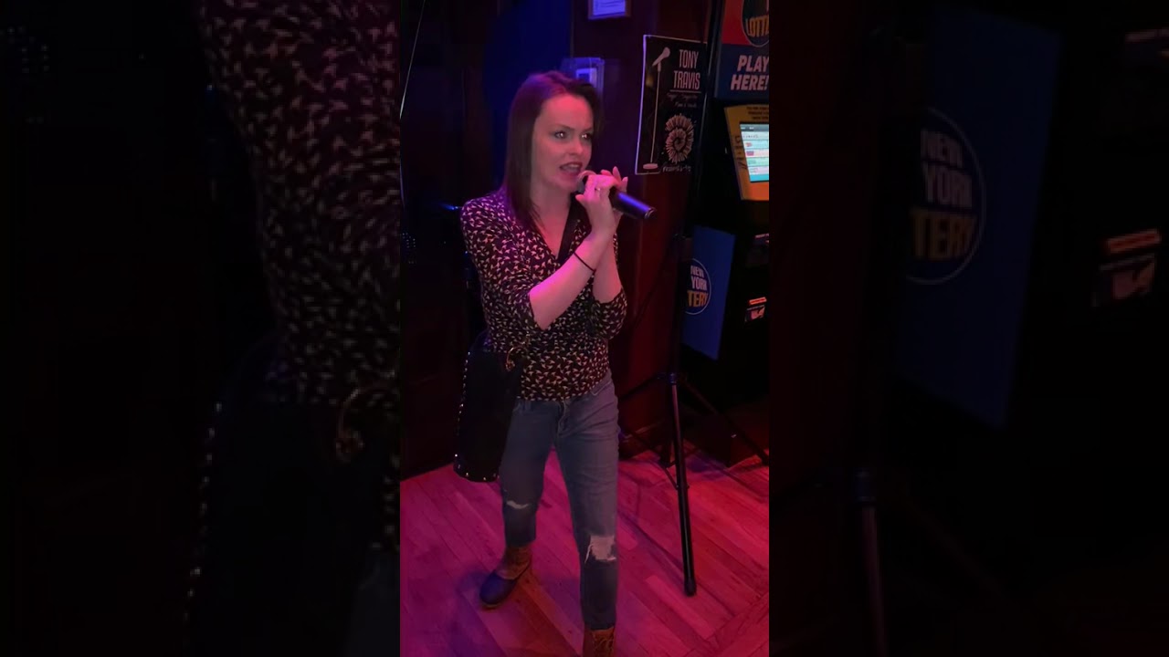 Amy Winehouse -Inspired Karaoke- You Know I’m No Good | Caitlin Burke (I don’t own rights to music) 