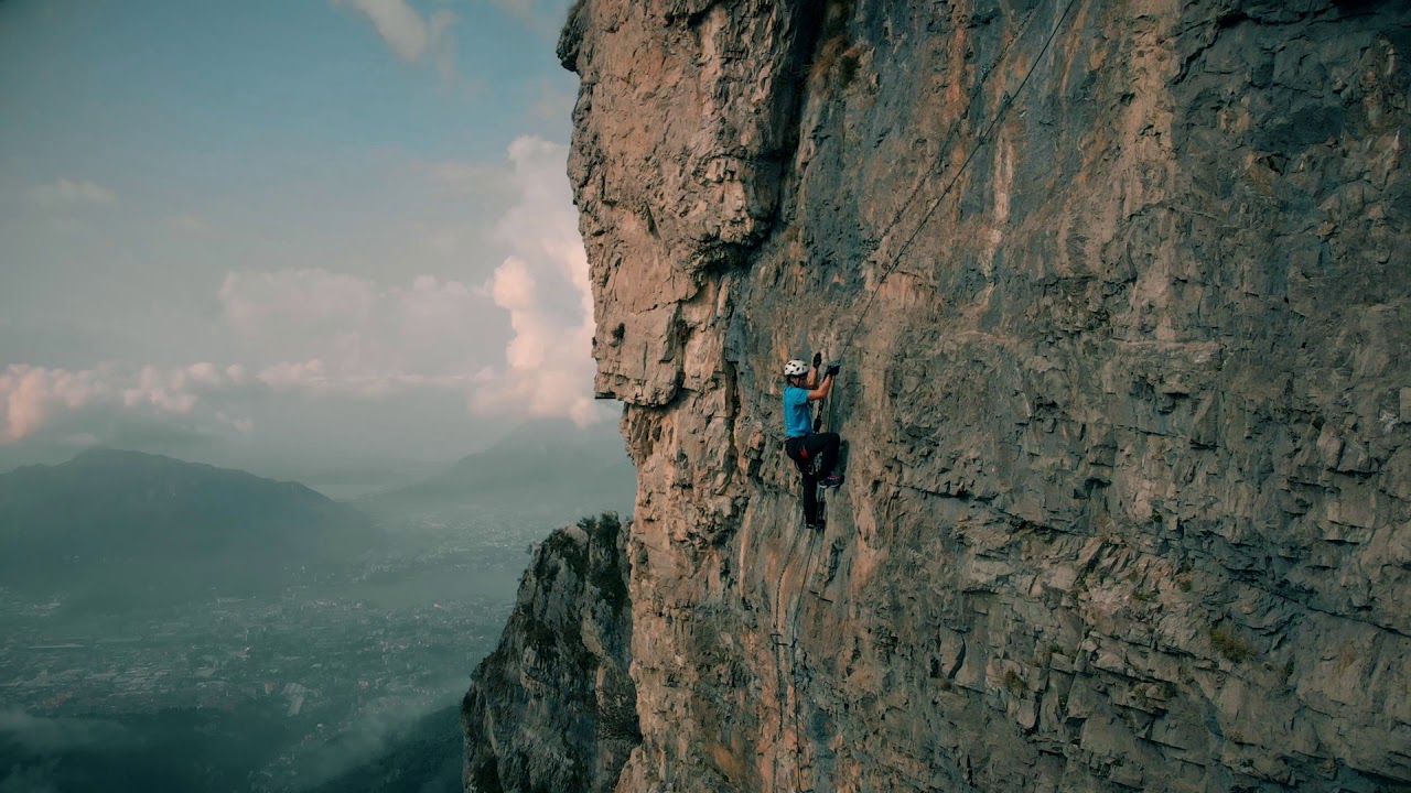 Torrione della discordia ferrata Simone Contessi (Monte due Mani) ripresa con #drone