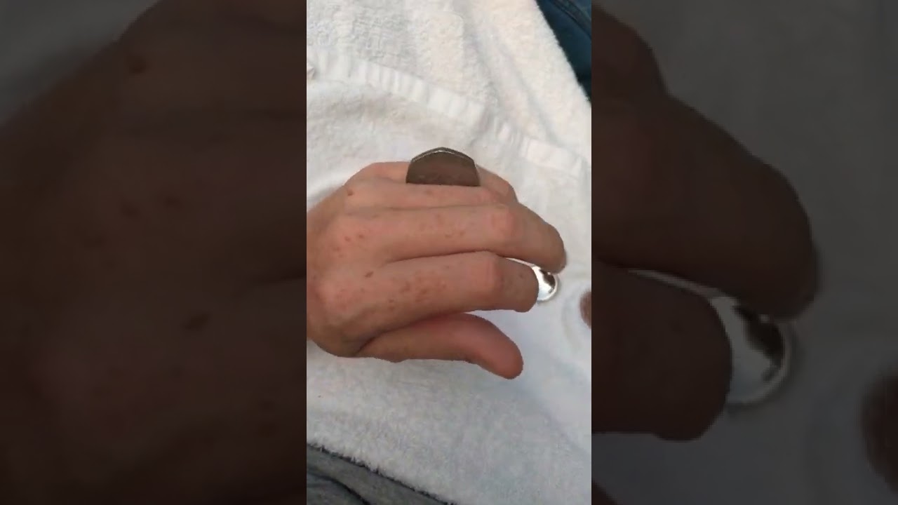 Coin manipulation - a discussion on walking or knuckle rolling coins