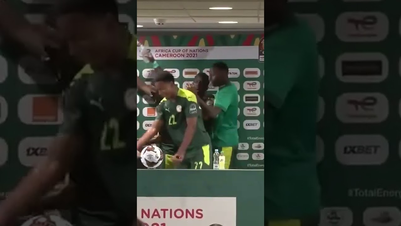 Senegal's stars couldn't resist crashing Cisse's press conference 😂🇸🇳 