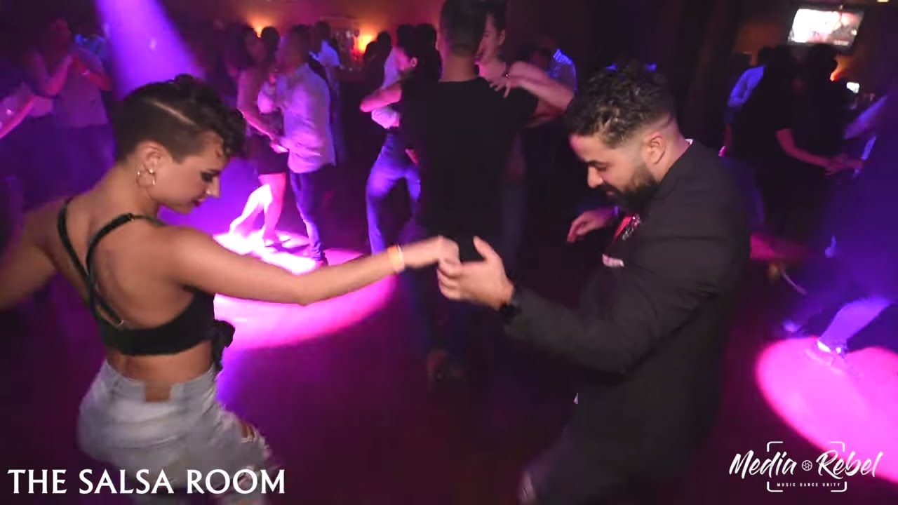 EL TIGUERE & ANA SAOCO Bachata Social Dance At THE SALSA ROOM
