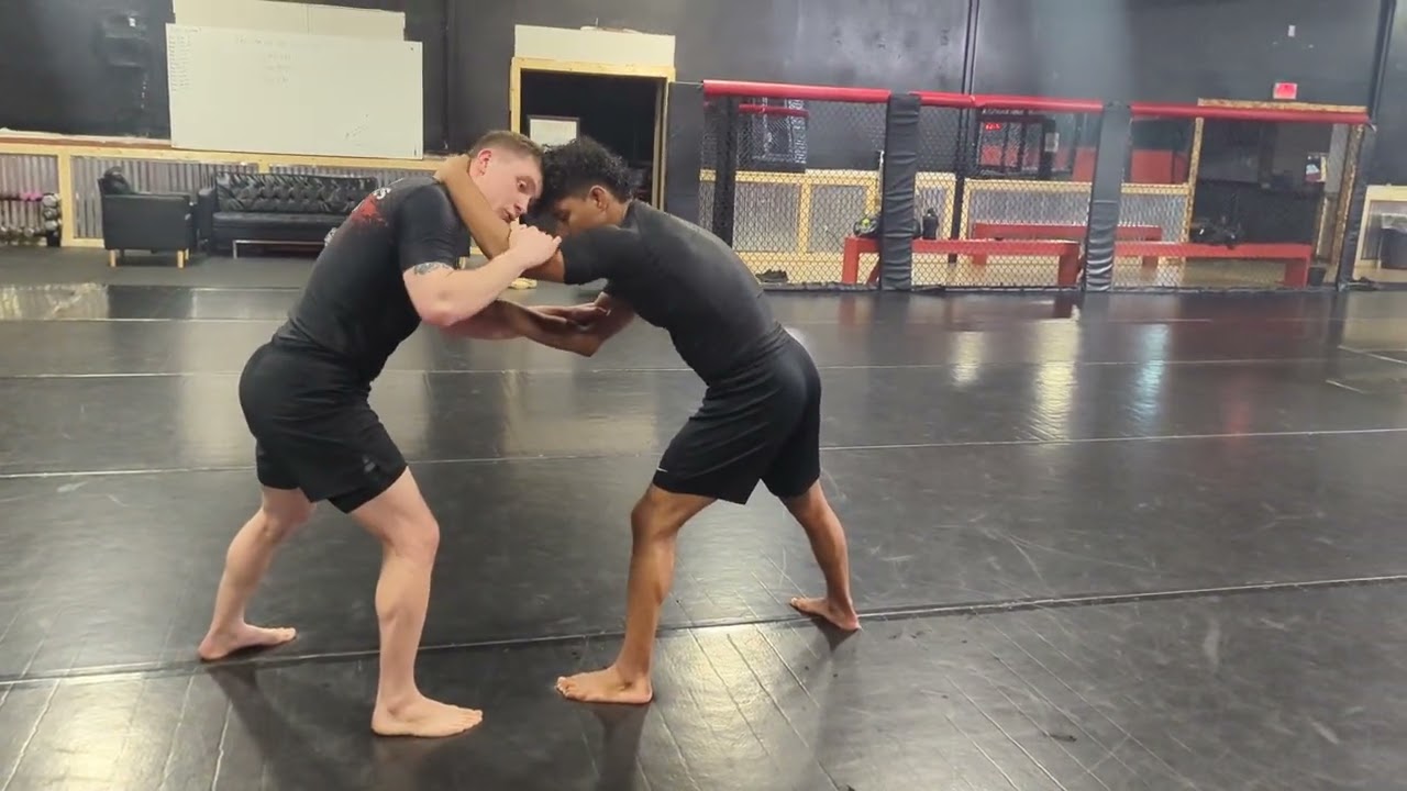 Single Leg Entry for BJJ & Wrestling #bjj #wrestling #grappling #singletakedown #bjjtips #Shorts
