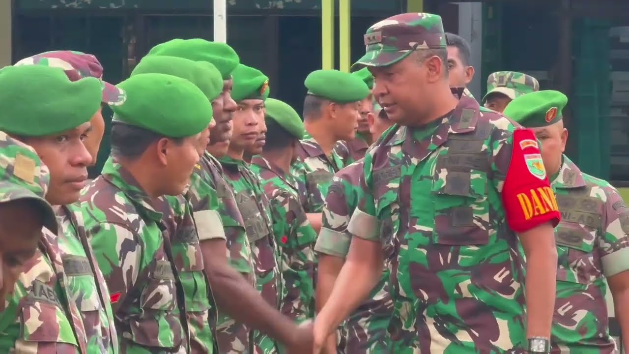KUNJUNGAN PERDANA DANDIM 1702/JAYAWIJAYA BESERTA IBU,,,