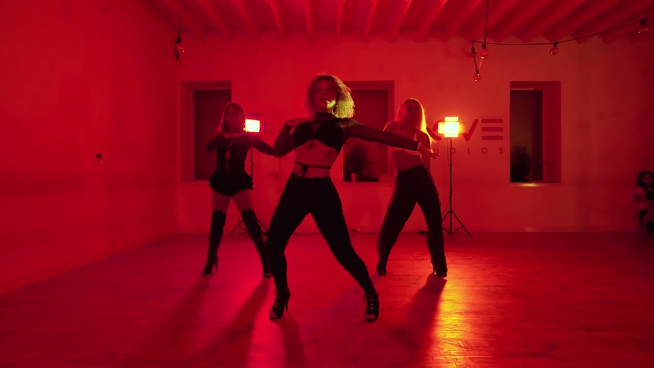 Take you down | Chris Brown | Head Over Heels UK