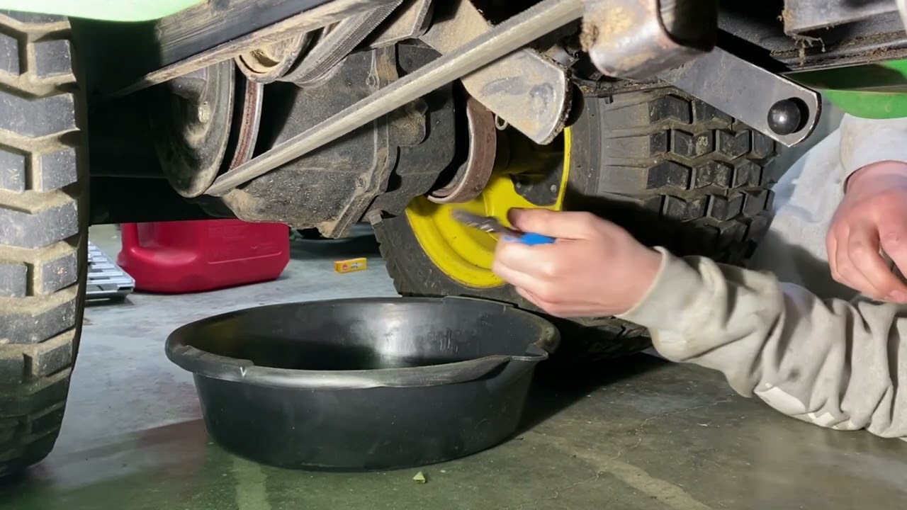 John Deere 210 Fluid Changes & Spark Plug - Part 2
