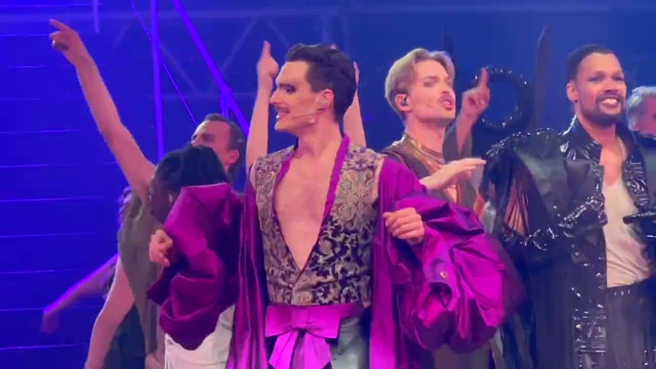 Schluss Applaus Jesus Christ Superstar  Berlin Flughafen Tempelhof