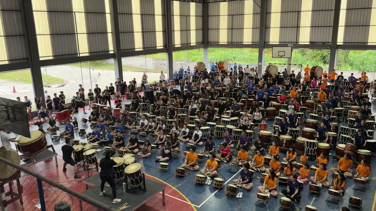 Wadan e grupos de taiko taiko - Soukyu (Céu azul)