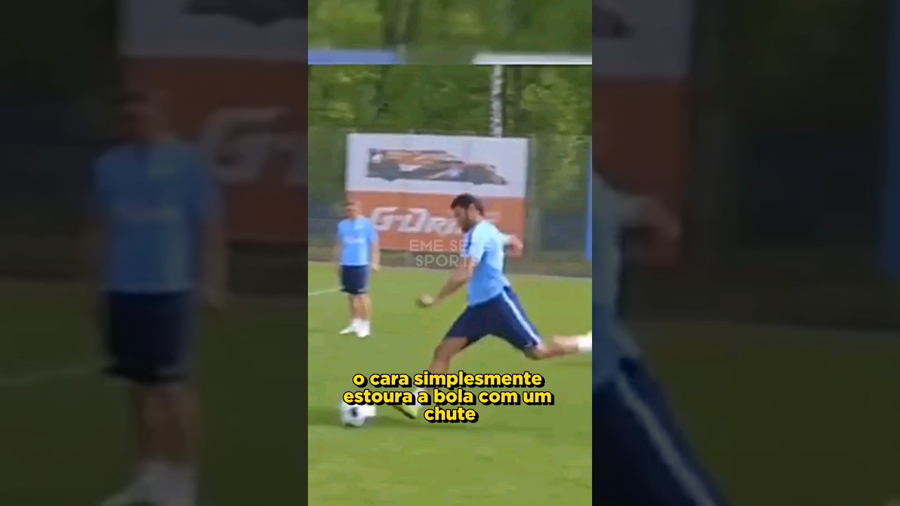 Hulck estoura BOLA COM CHUTE 😲