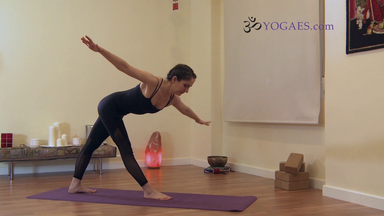 Postura del trángulo girado - Parivrtta Trikonasana