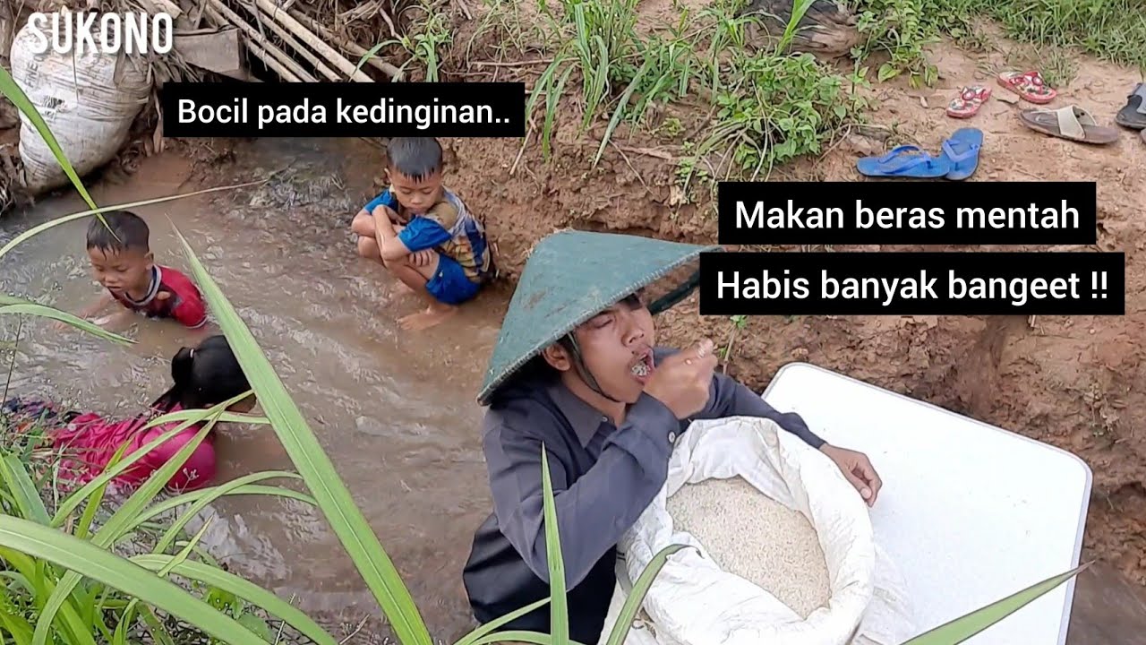 Asmr raw rice eating//makan beras mentah di alam bebas bareng bocil@SUKONO