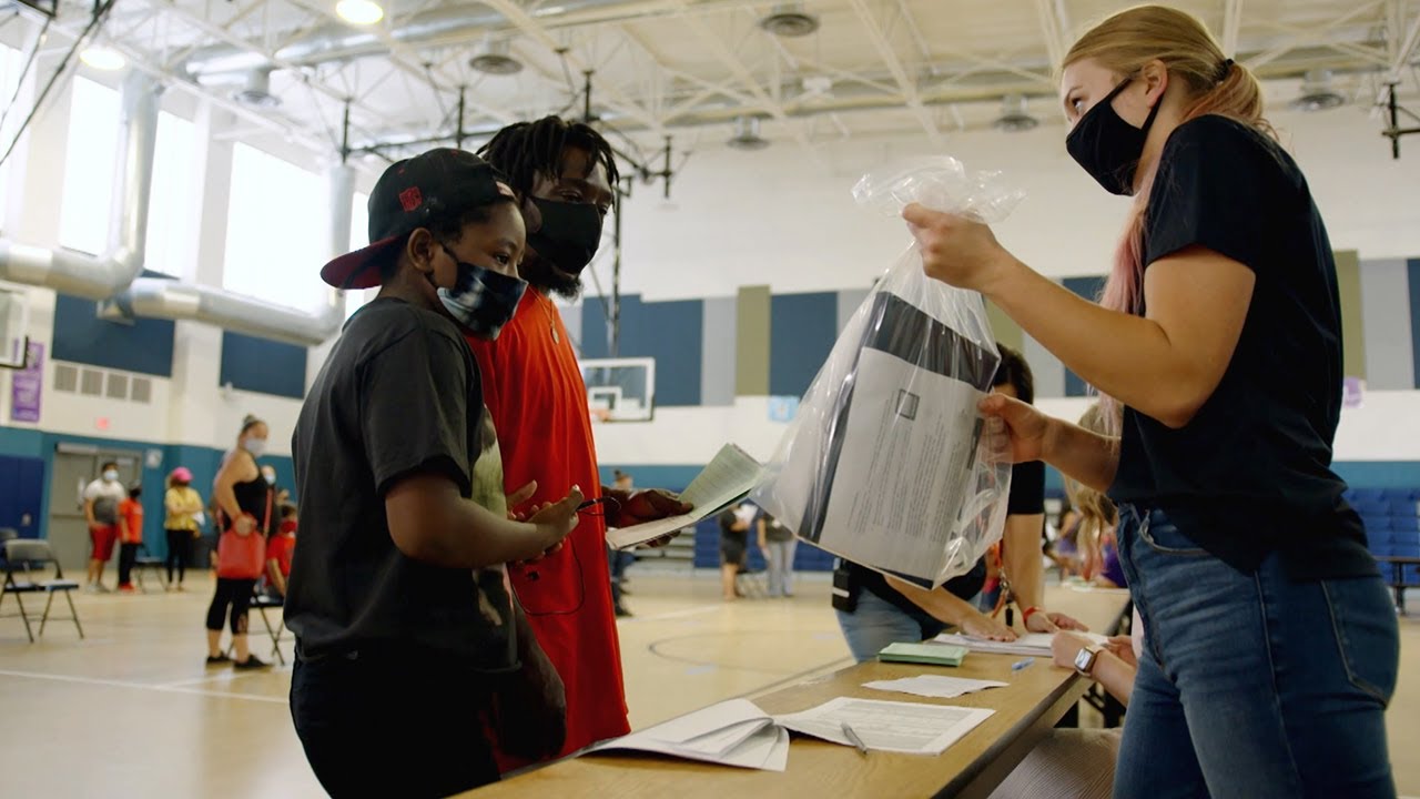 Creighton School District - Free iPads Distribution