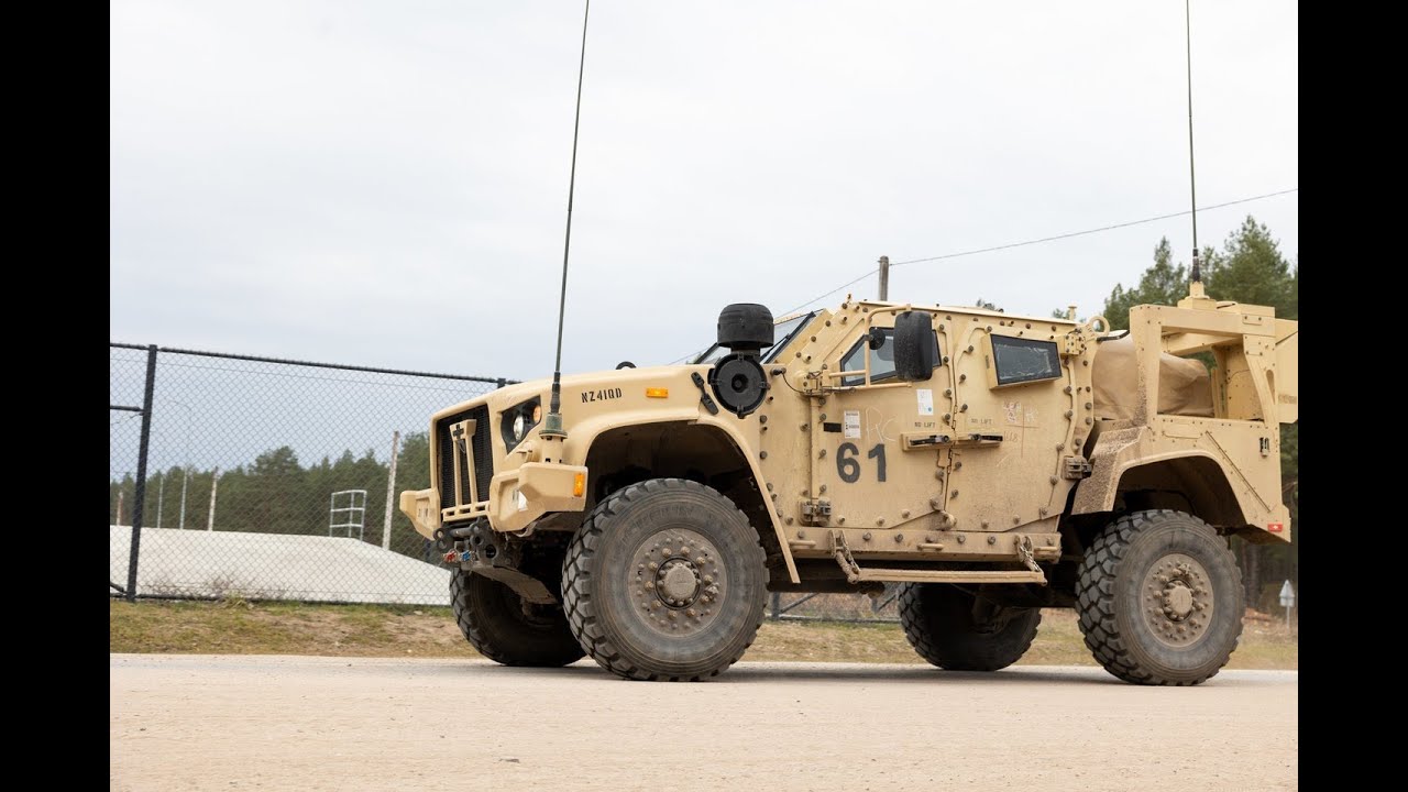 Užfiksavo, kaip link pelkės juda sunkioji technika: prasidėjo &scaron;arvuočio i&scaron;gabenimo operacija