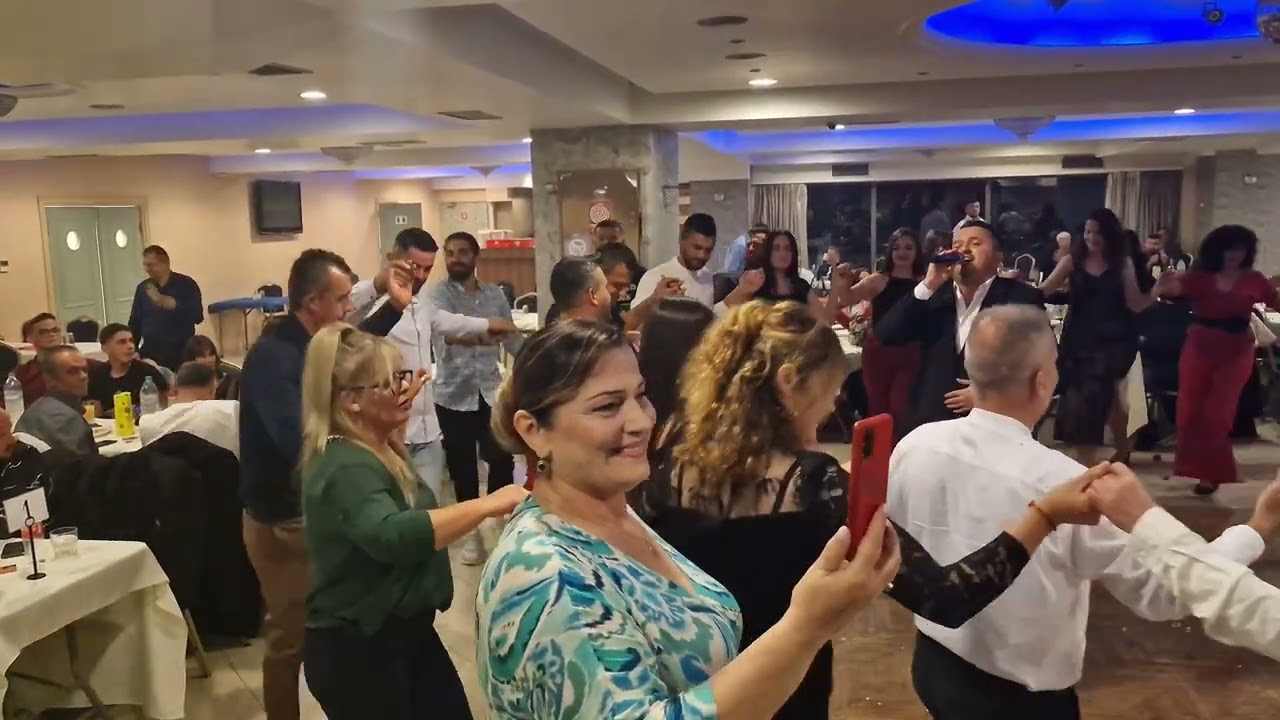 Performanc e mbrekullueshme ne #Thiva    Kolazh me kenge Gramshi , Korce & Alegro