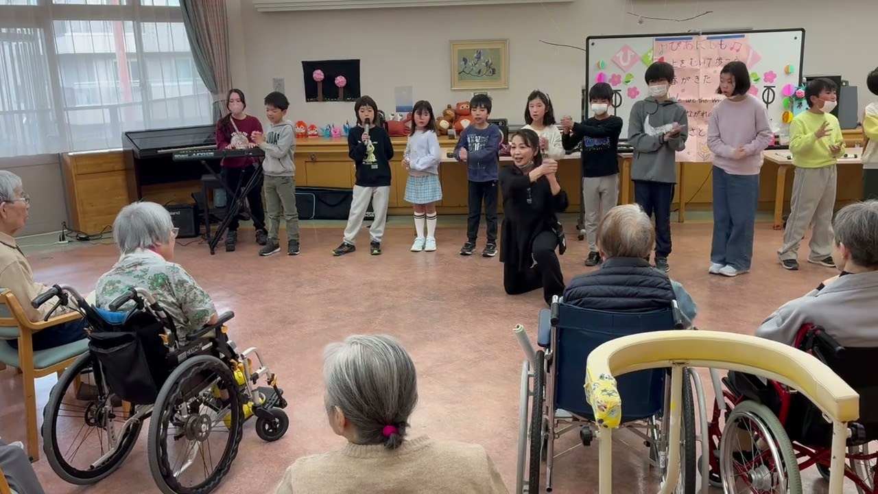 箕面市立介護老人施設　音楽訪問