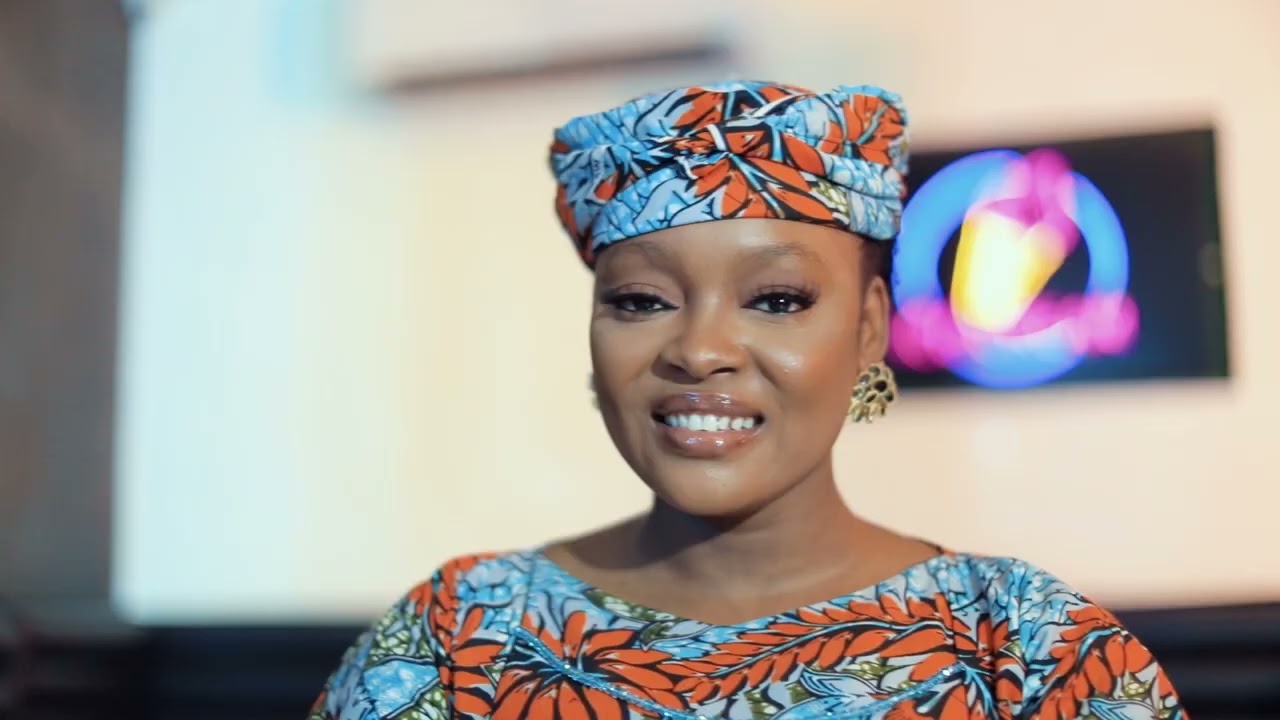 khamis dan baiwa-officel-video Asalina soyayya ce Aure kasan shi lokaci ne khadija me numfashi.video