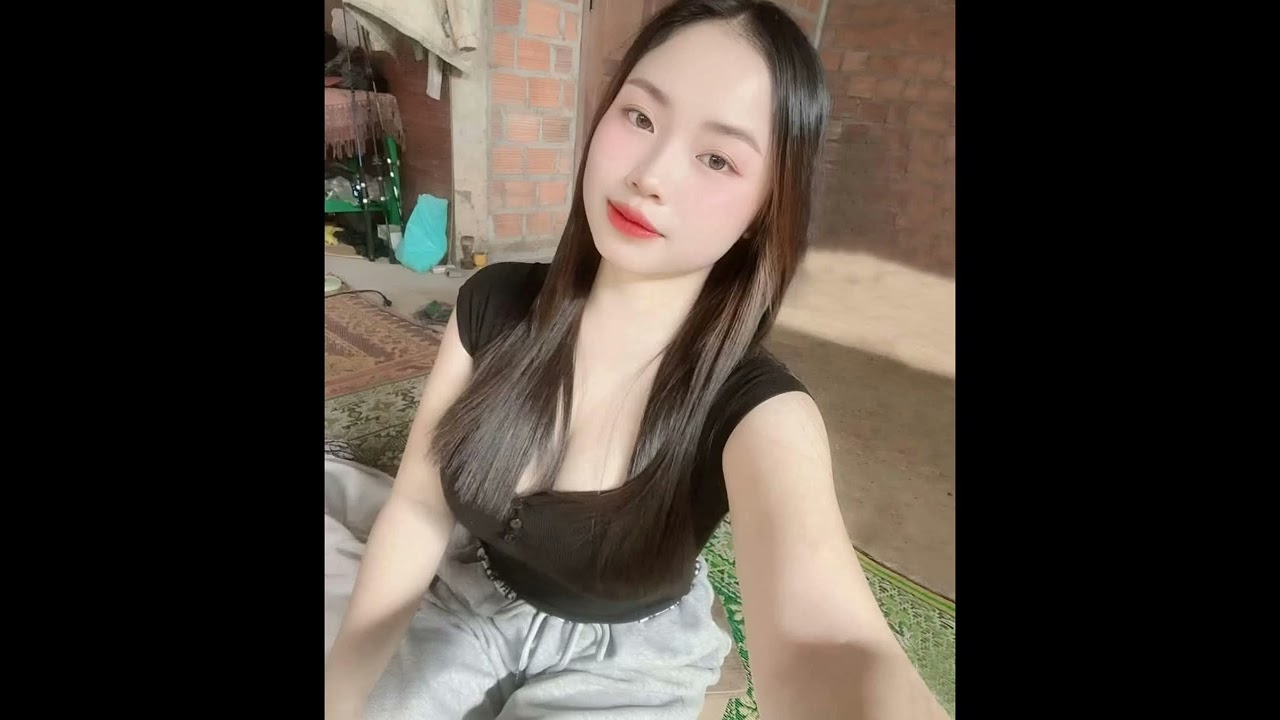 ក្លិនផ្កាម្លិះ // អកកាដង់