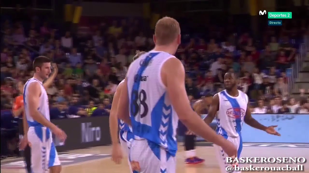 Ataque de FC Barcelona contra defensa en zona de Delteco GBC (ACB 2017-2018)