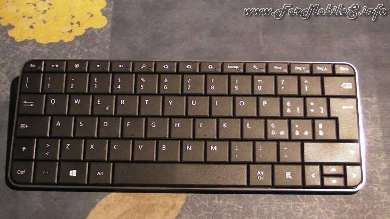Microsoft Wedge Mobile Keyboard - Come inserire le batterie e fare il pairing bluetooth