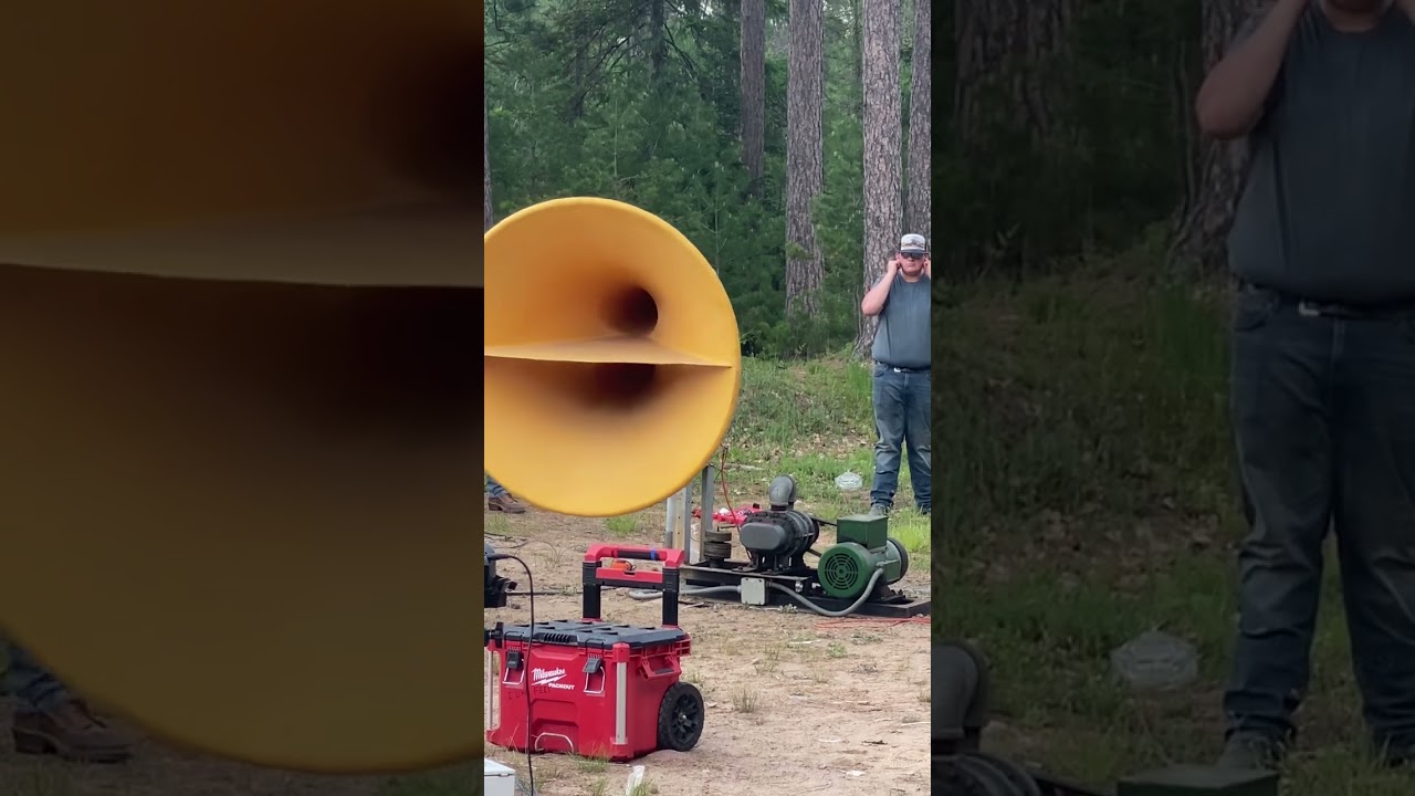 Siren Con ACA Hurricane MKII 130 it was so loud my first time hearing it