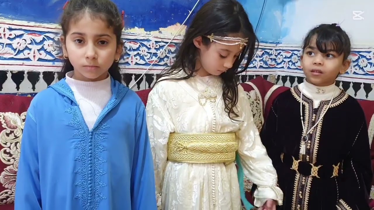 بهجة إحياء ليلة 27 رمضان حين يتزين تلاميذ بالحناء واللباس المغربي الأصيل