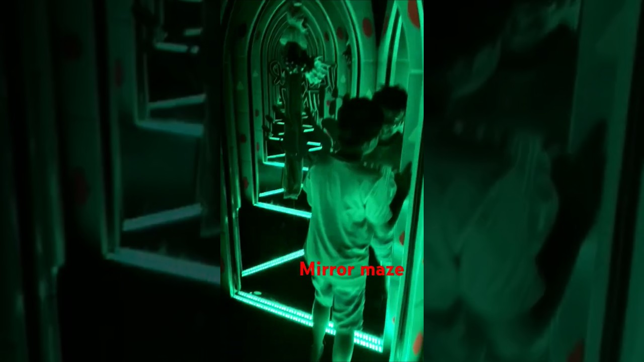 Mirror Maze.. horror.. #trending  #music #audio #ghost #viral  #shorts #funny  #shortvideo #shorts