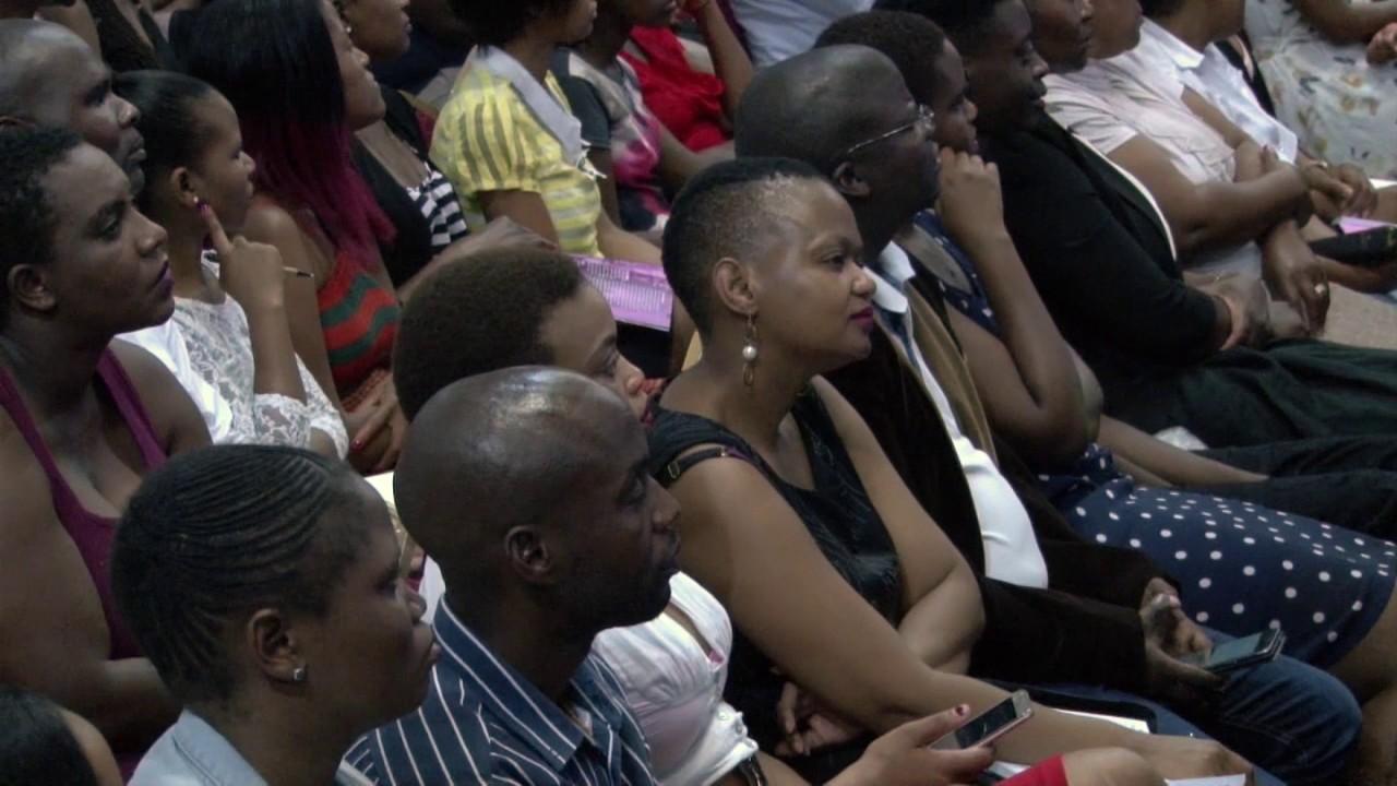 Видеть больше, чем селфи, автор: преподобный С.К. Матебула