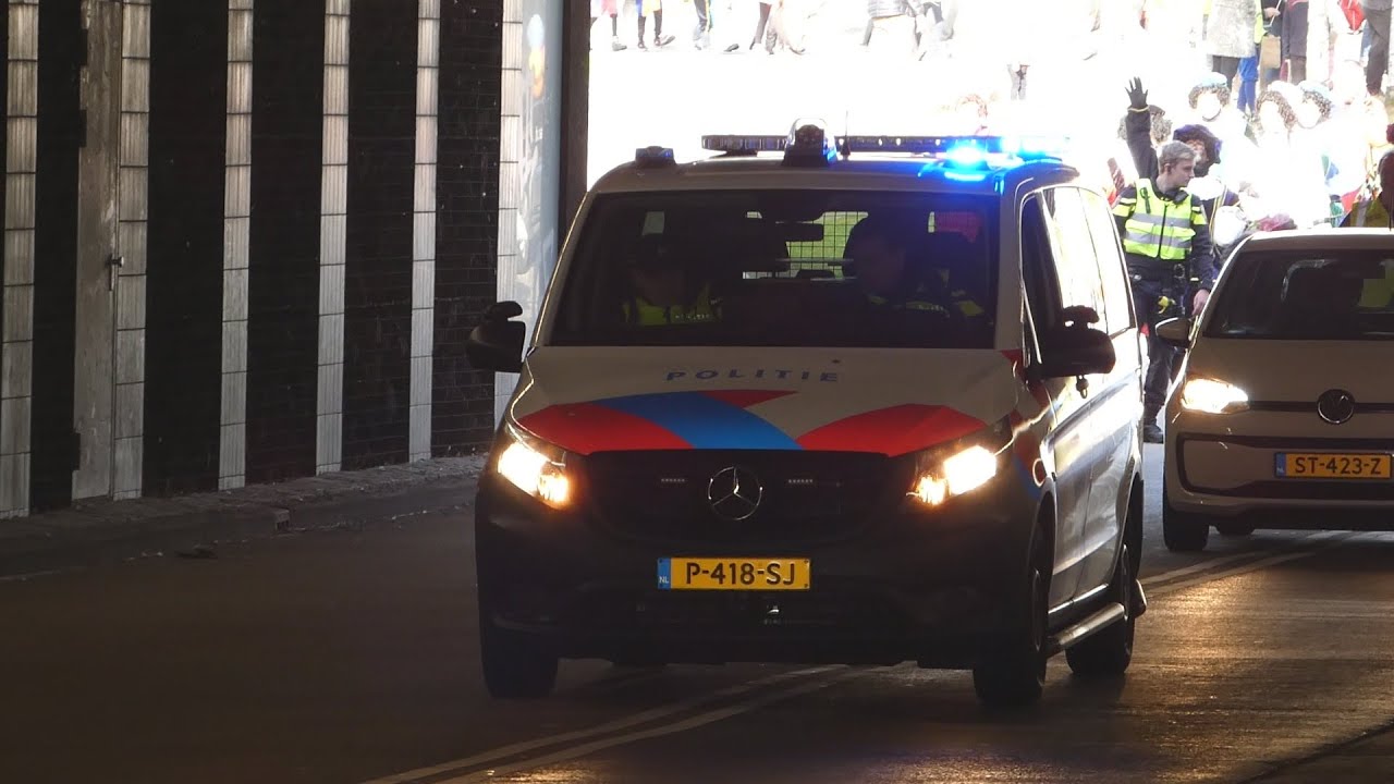 Politie begeleidt Sinterklaasintocht in Enschede