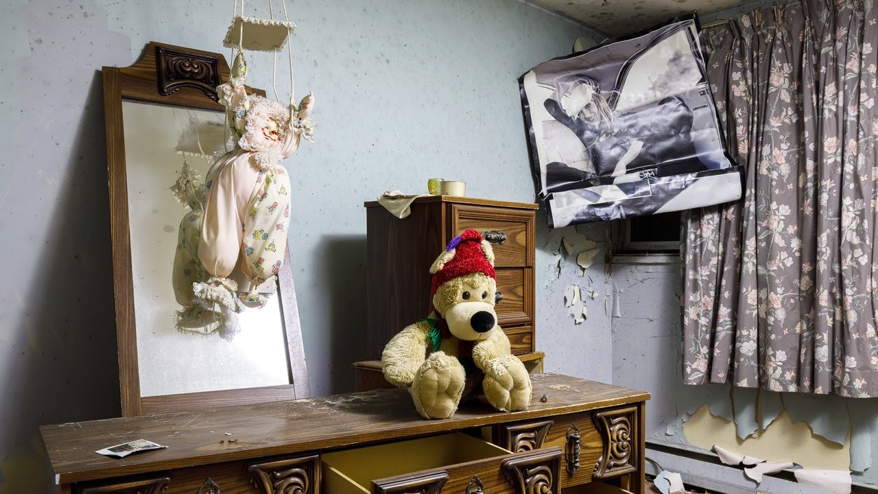 Toronto Community Housing Building Abandoned for 13 Years!!