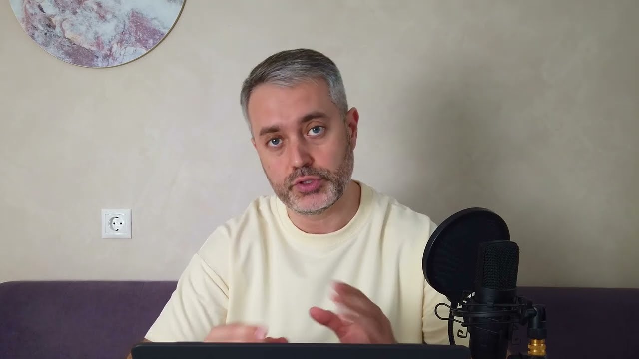 Порнография 242 УК РФ: Признак публичности. Как защитить близких?