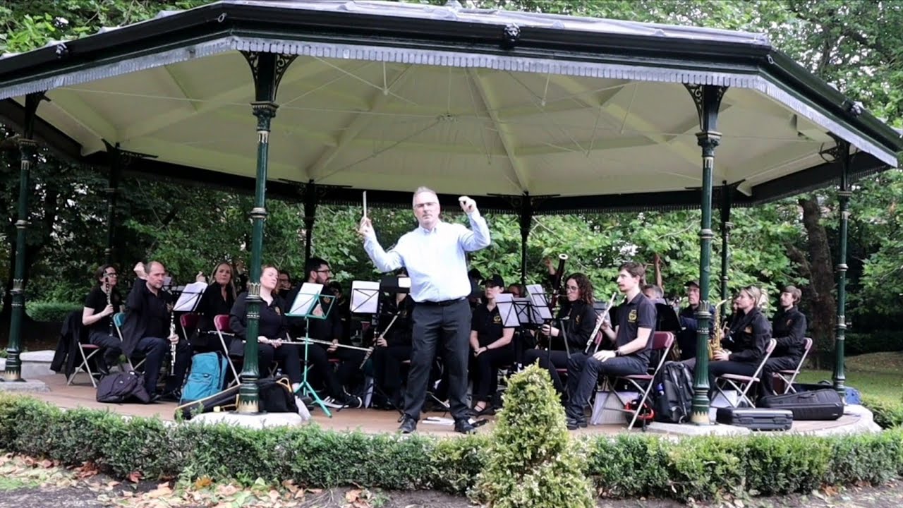 Music from Grease, Stevie Wonder & More as The Dublin Concert Band brings Joy to St Stephens Green