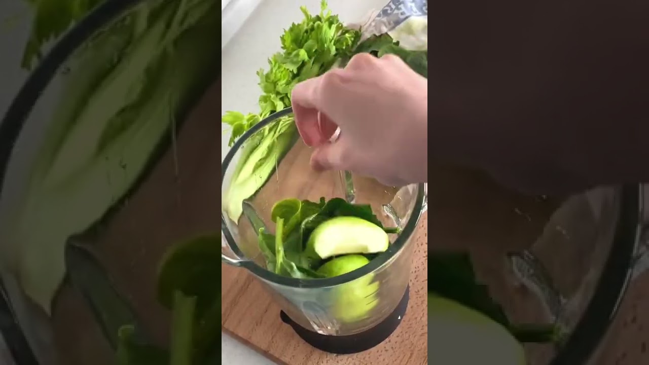 DETOX GREEN JUICE 🌟 STAY HEALTHY AND FIT💚 FRESH & COOL & EASY | GINGER | SPINACH | GREEN APPLE