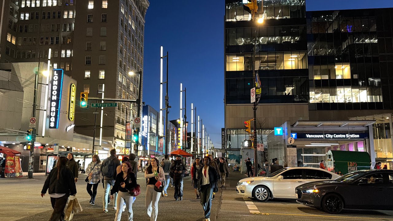 Canada Life is live!walk around downtown Vancouver