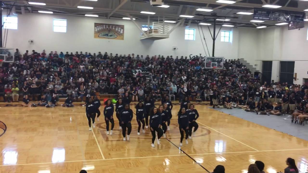 Shoemaker Silver Stars dance team pep rally