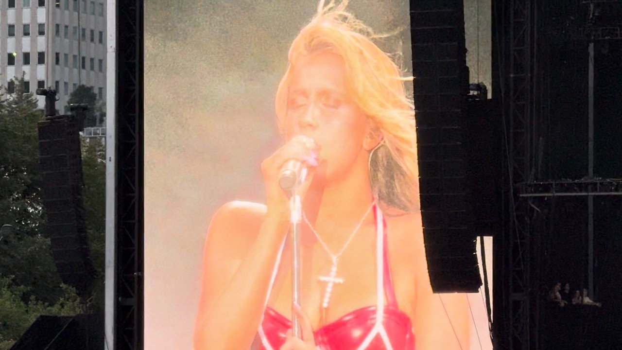 Tate McRae - you broke me first [Live @ Lollapalooza] 08/03/2024