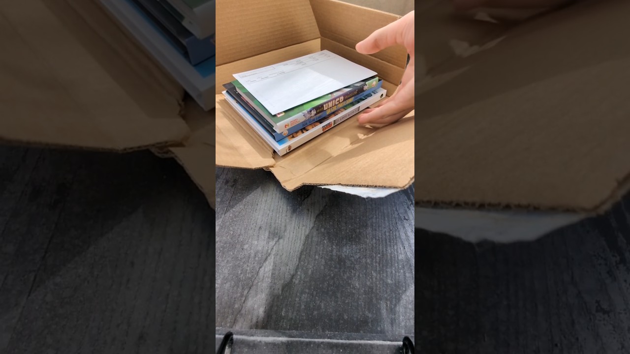 Unboxing pacco fumetti Tunué . 