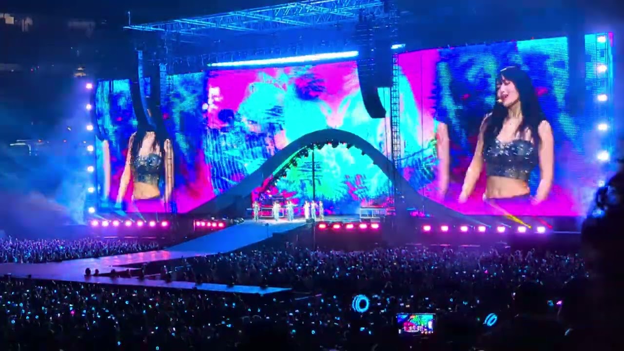 230706 TWICE Live @ Metlife Stadium, New Jersey (New York) - Alcohol-Free