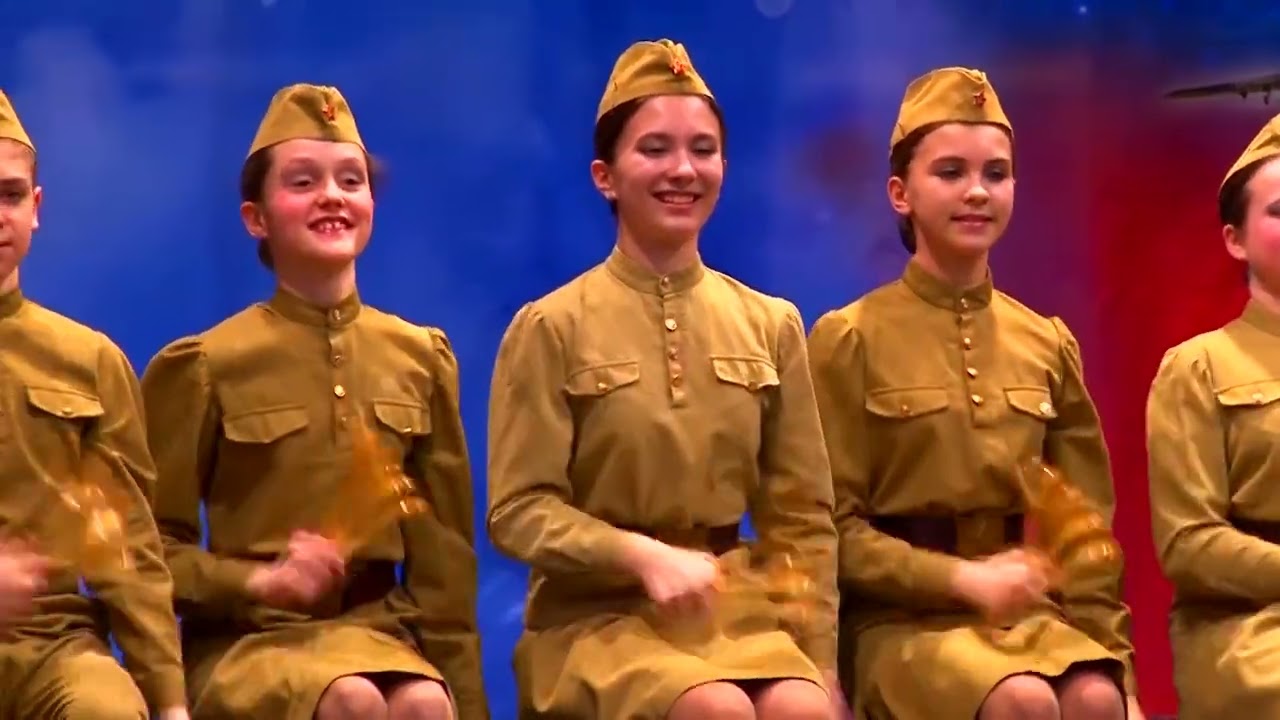 «Попурри на военную тему» - Ансамбль ложкарей «Задоринка» (руководитель Елена Галкина)