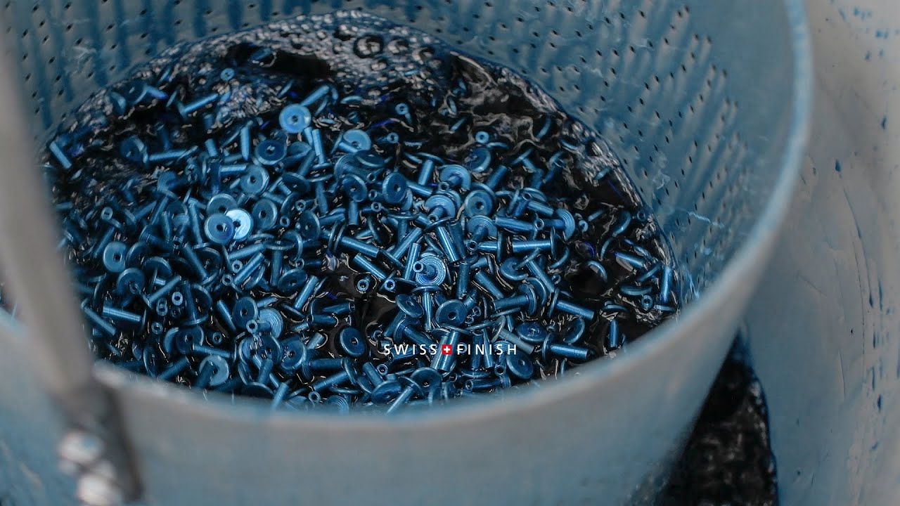 Kleinstteile elektropoliert oder anodisiert/eloxiert in der Trommel – smallestparts.ch